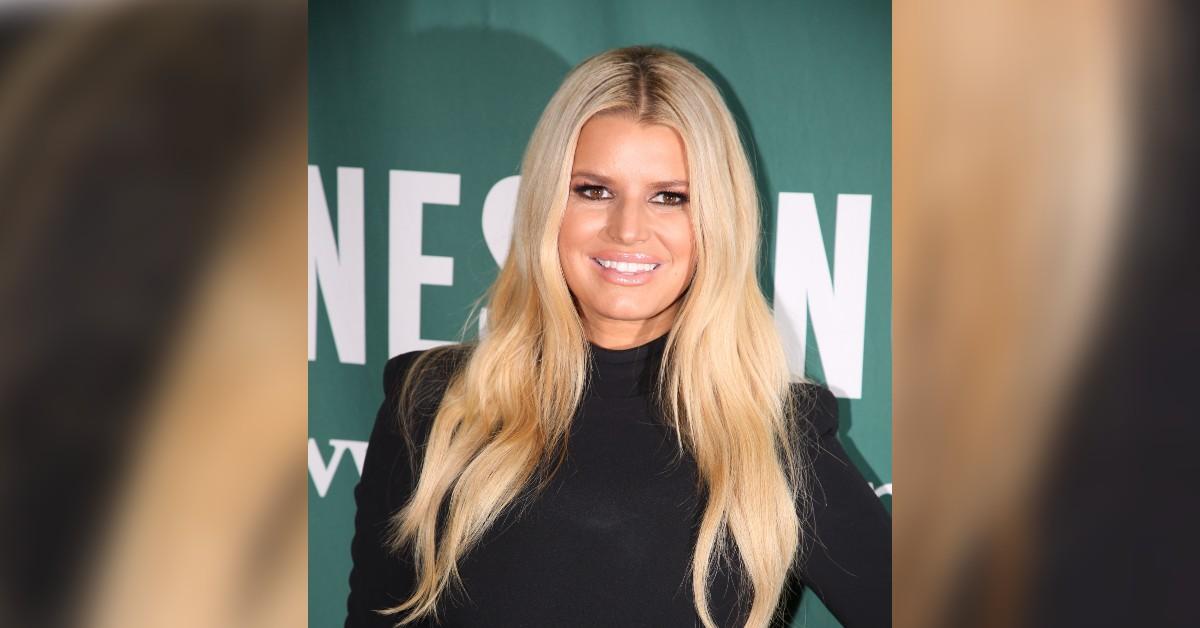 Jessica Simpson's Friends Are Worried About Her After 100-Lb