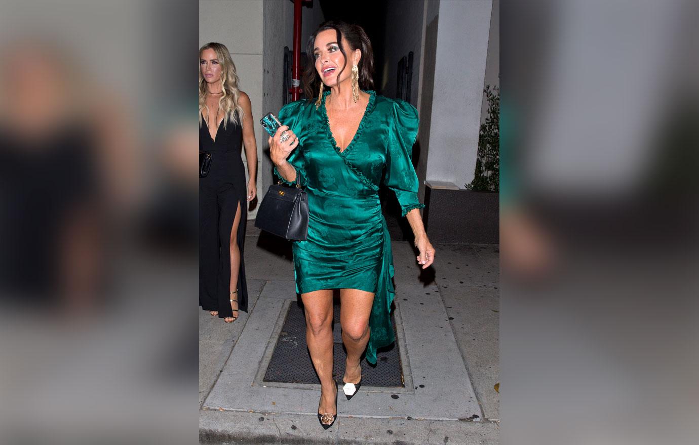 PICS Kyle Richards Leaves Craigs In Green Dress