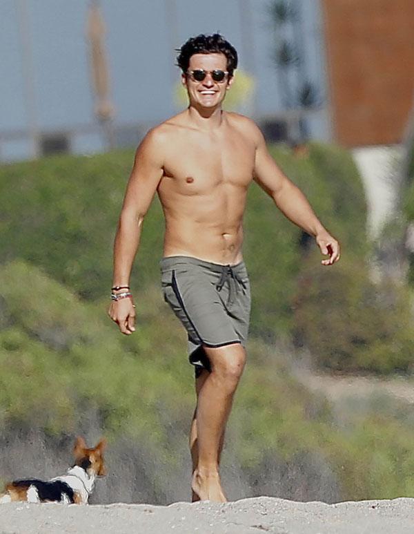 Orlando bloom shirtless beach photos 02 05