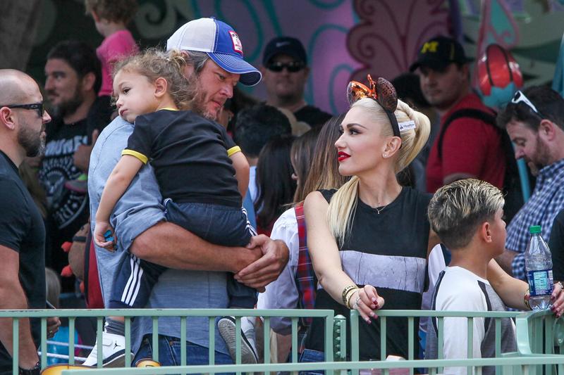 Gwen Stefani Blake Shelton Wedding Rumors Disneyland Son Kingston