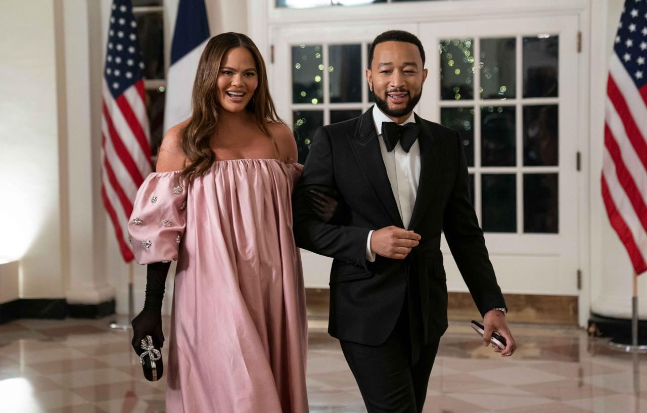 Chrissy Teigen And John Legend Grab Each Others Butts In La Photo 3927