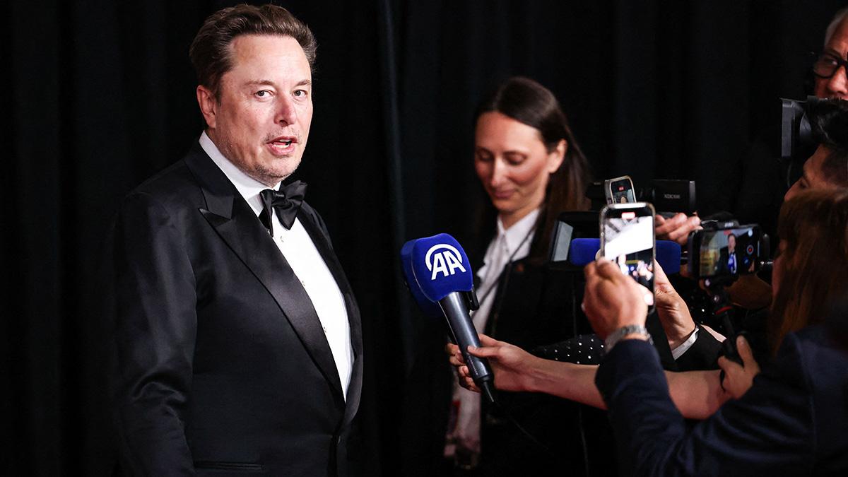 Image of Donald Trump extended an invite to Elon Musk offering him to stay at the White House against Melania Trump's wishes.