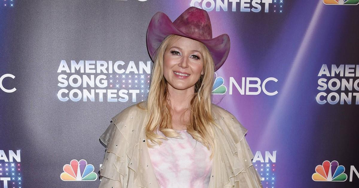 Jewel Alleges Her Mother 'Embezzled' More Than $100 Million From Her