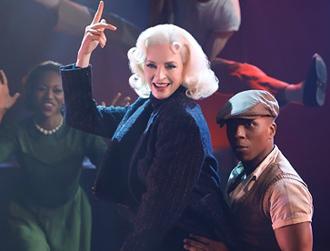 Uma thurman smash m.jpg