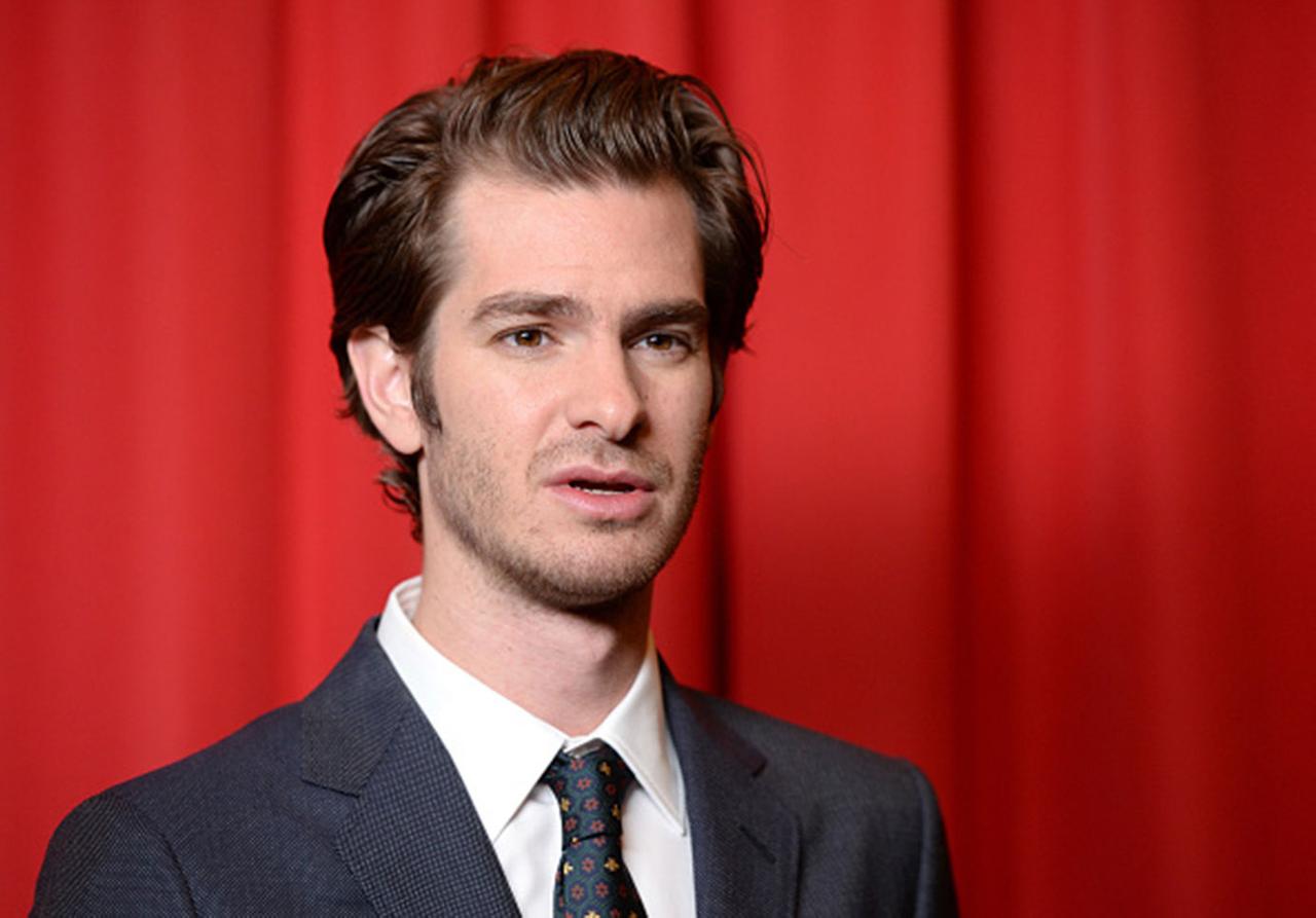 Is andrew garfield gay yes or no