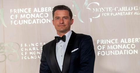 orlando bloom abs selfie