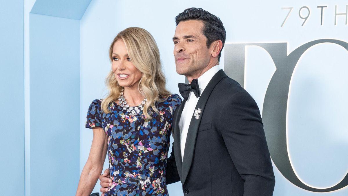 Image of Kelly Ripa was still wearing her makeup from the 2026 Tony Awards during her talk show the following morning.