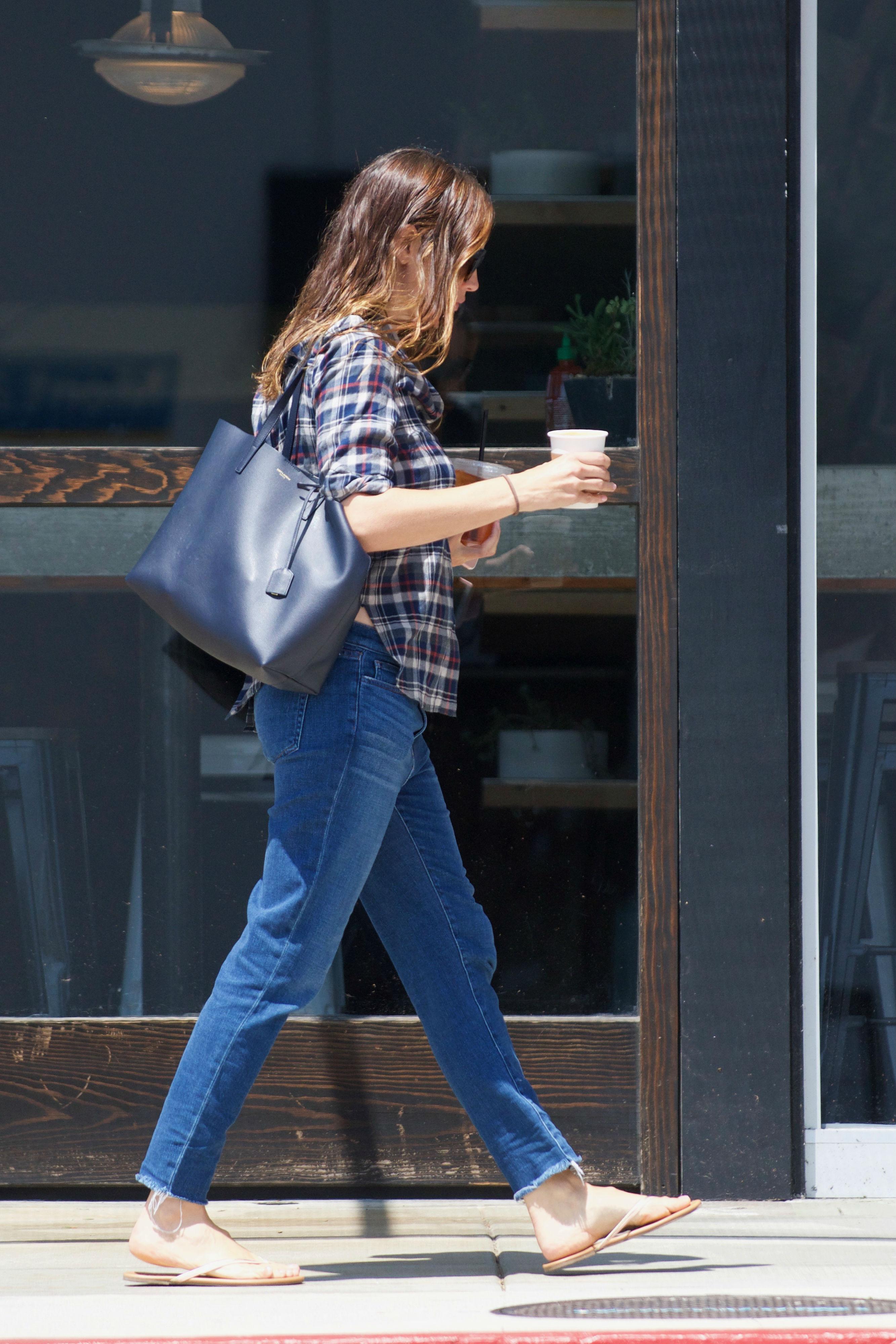 Jennifer Garner Spa Day In LA Photos6