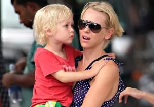 2010__08__Naomi_Watts_Aug4MAIN 300&#215;208.jpg