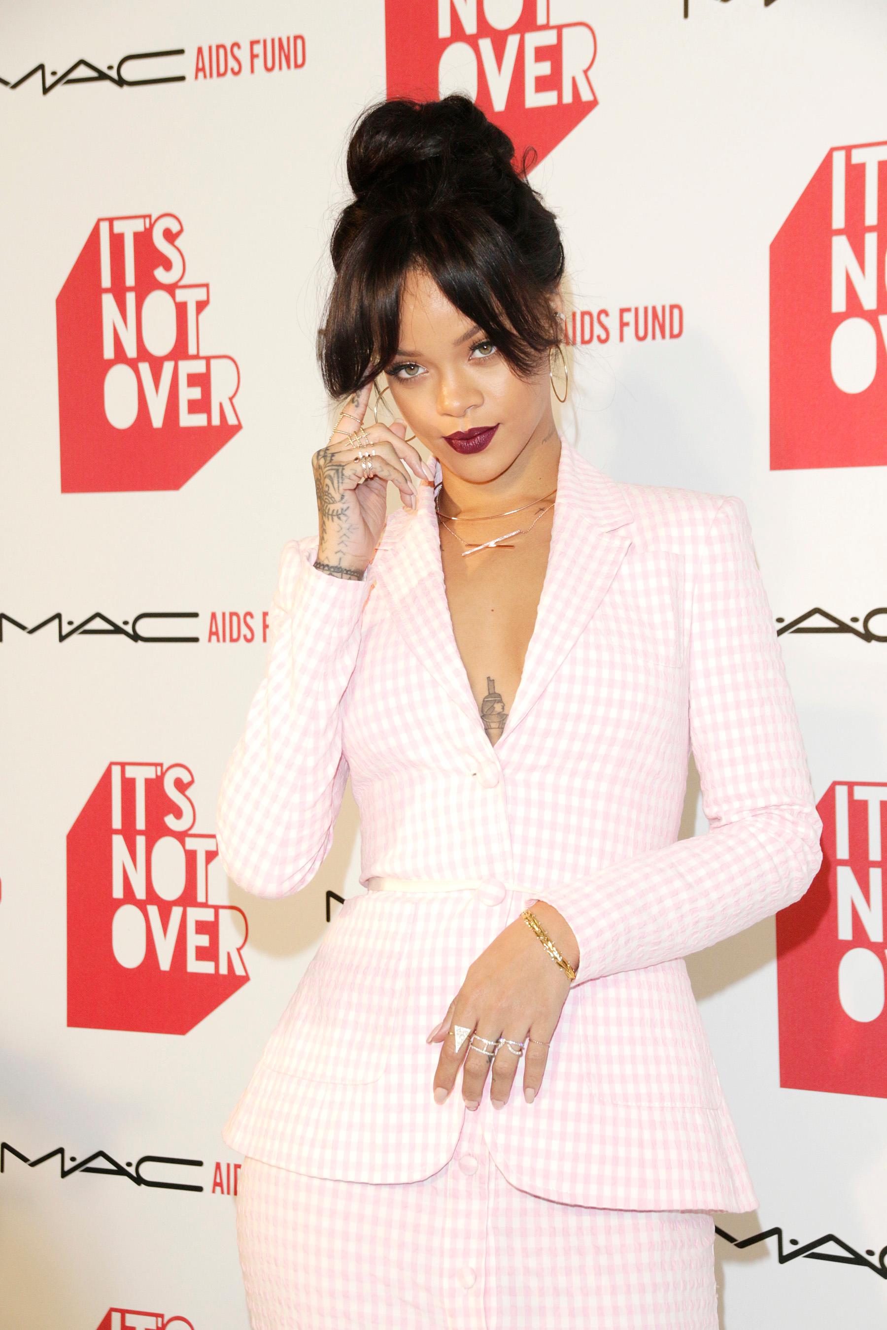 Rihanna arrives at the MAC Cosmetics and The MAC AIDS Fund Present Worldwide Premiere of &#8216;It&#8217;s Not Over&#8217; in Los Angeles