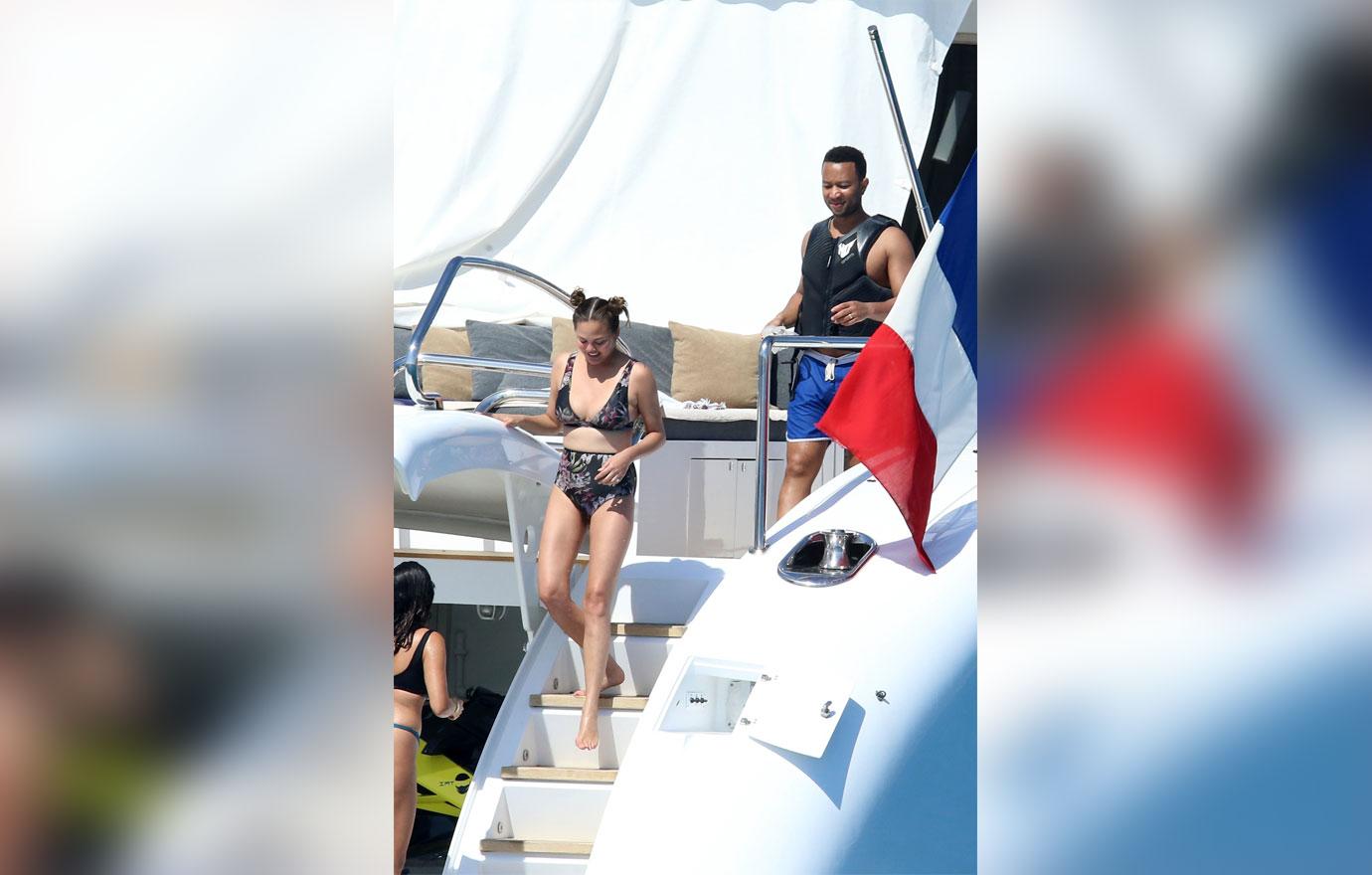 Chrissy teigen bikini body