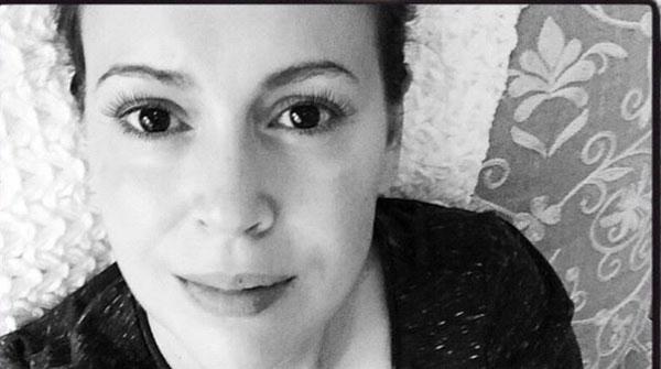 Alyssa milano breastfeeding