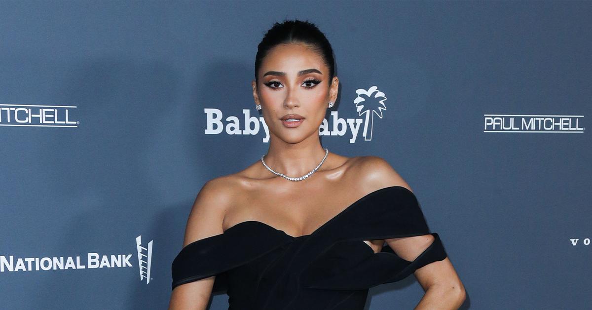 Pregnant Shay Mitchell Reveals She Has Started Wearing Diapers