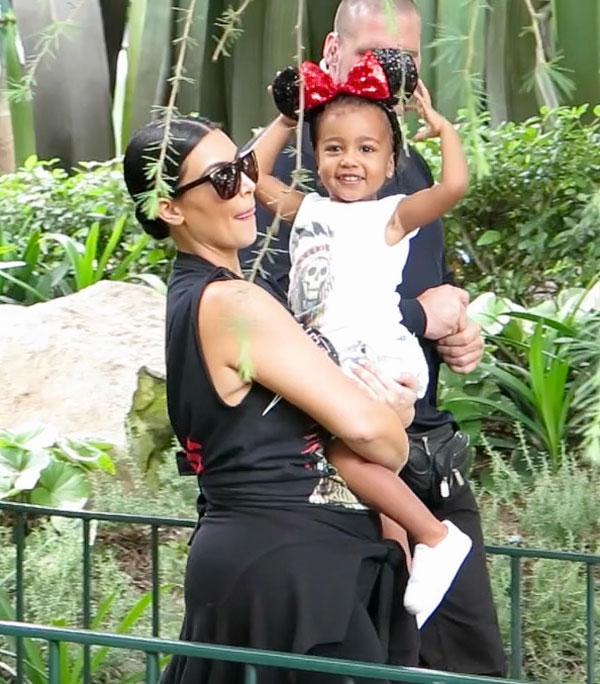 Kim kardashian north west disneyland1