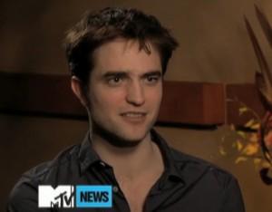 2011__04__Robert_Pattinson_April6newsneb 300×234.jpg