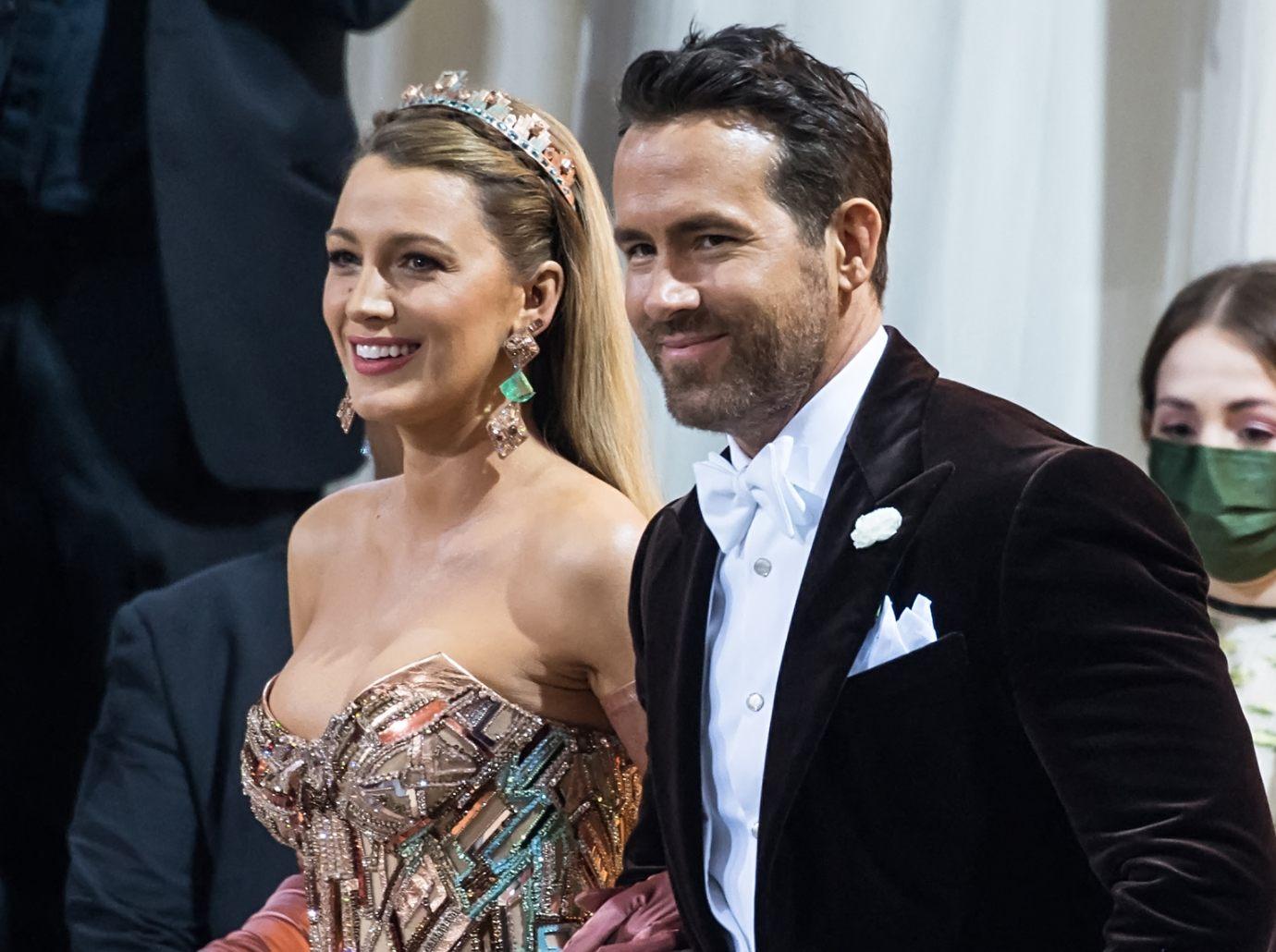 blake lively jokes ryan reynolds trying get pregnant again dog movie premiere