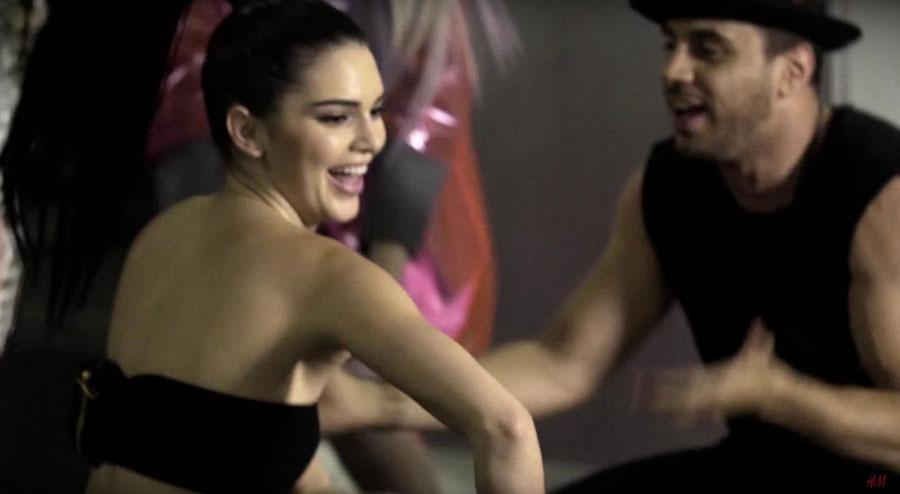 Em vídeo: Kendall Jenner aprende a dançar para a collab entre