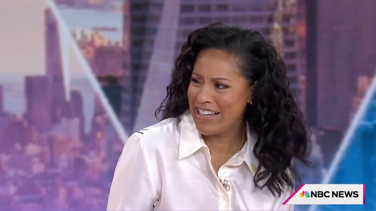 Image of Benny Blanco exposed his dirty feet on his podcast.