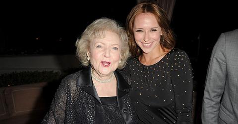 Jennifer love hewitt wild night out betty white main