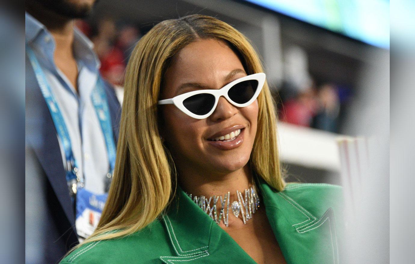 Beyonce & Jay-Z Sit During National Anthem At Super Bowl