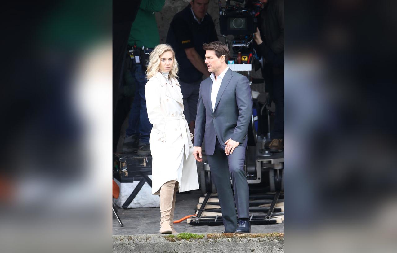 PICS Tom Cruise Kisses Mission Impossible Co Star Vanessa Kirby