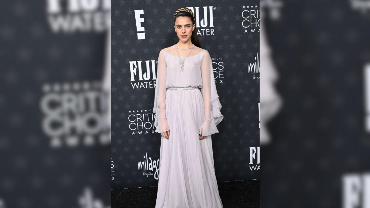 Image of Margaret Qualley was seen filming for her upcoming movie 'Possession.'