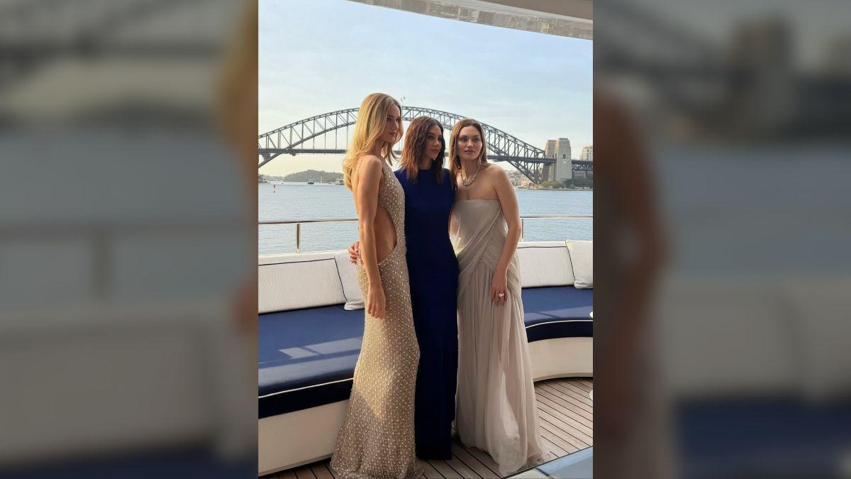 Image of Rosie Huntington-Whiteley is engaged to Jason Statham.