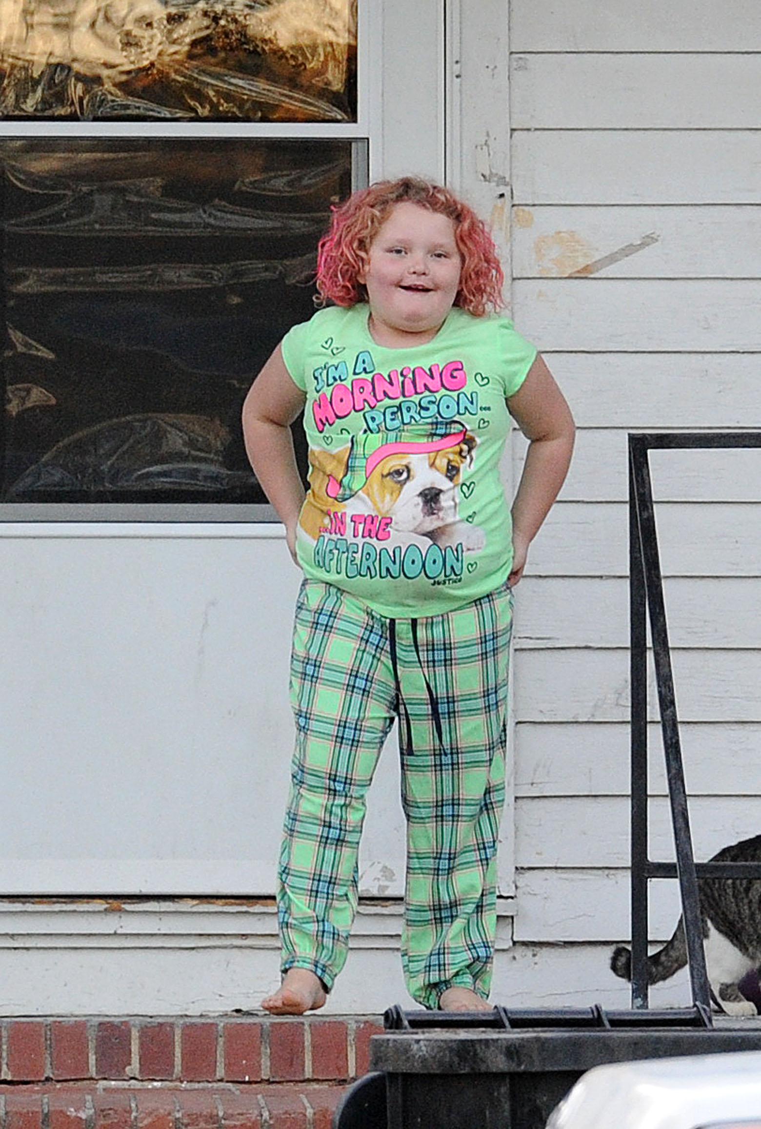 Honey Boo Boo and family seen in their front yard in GA