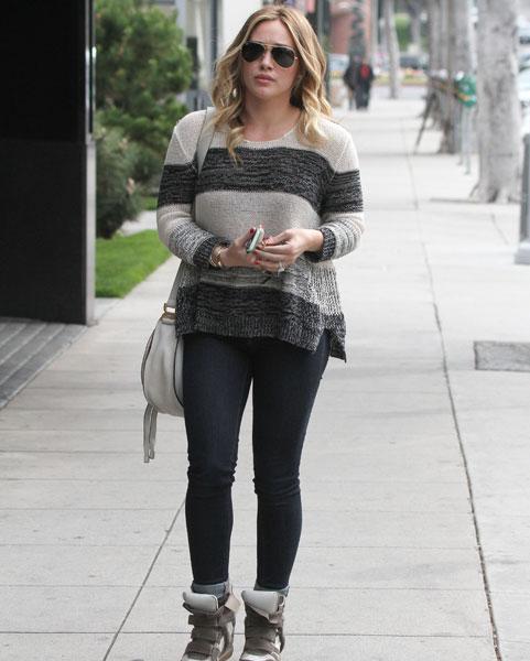 Ok_032013_news_hilary duff sunglasses gallery_ _1.jpg