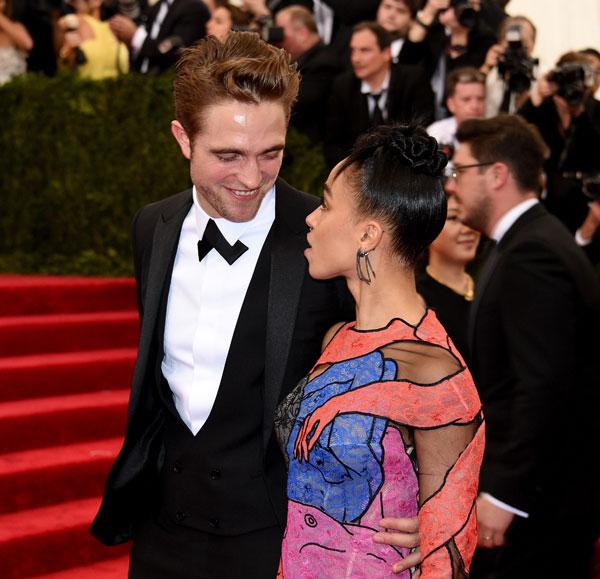 Robert pattinson fka twigs fight engaged