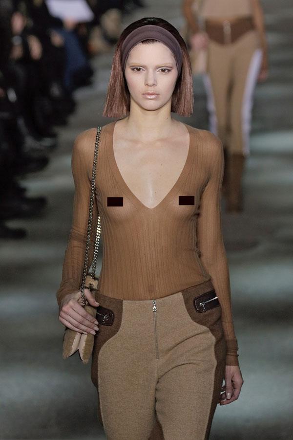 Kendall jenner topless marc jacobs runway