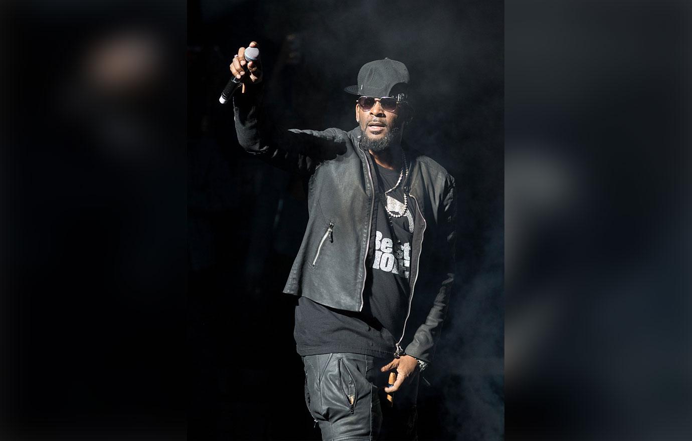 R. Kelly Performs At Bass Concert Hall