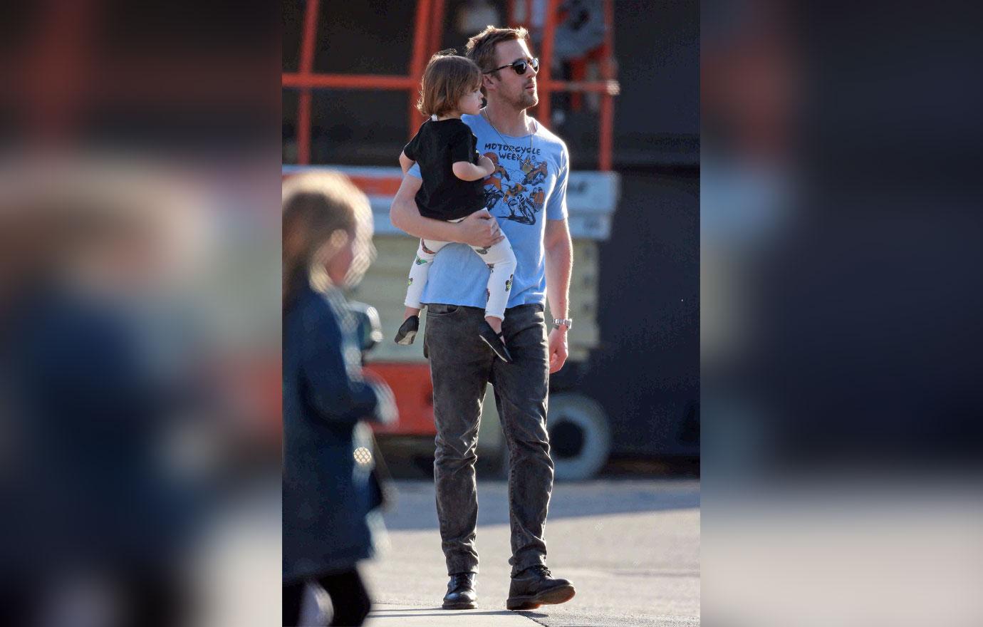 hottest celeb dads ryan reynolds chris hemsworth 08