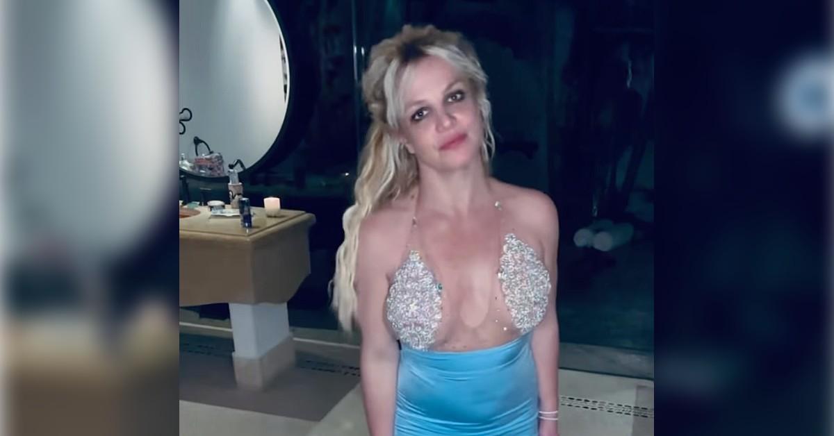 Britney's Nipples Poke Through Her Shirt After a Workout