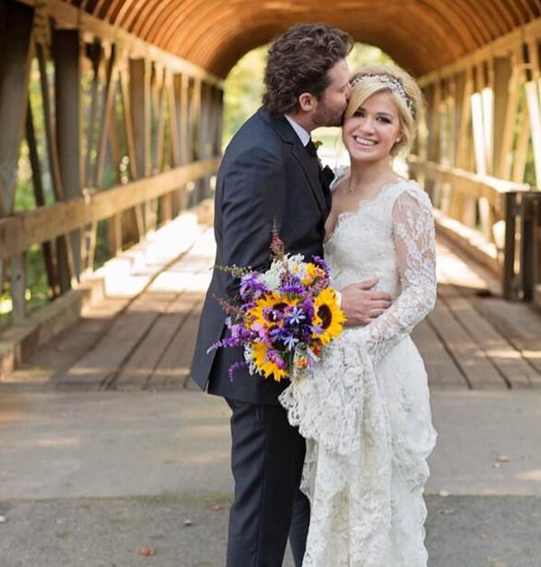 Watch Kelly Clarkson's Wedding Video—Get Ready To Fall In Love(02)