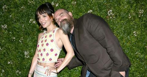 Photo of Lily Allen and David Harbour.
