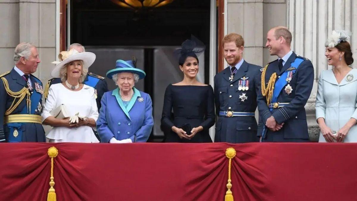 image of royal family 