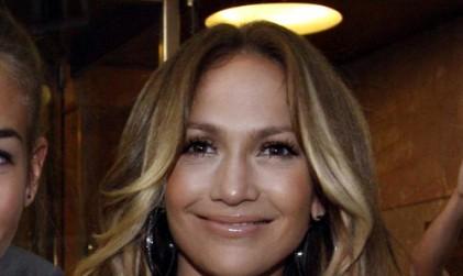 2009__07__fp_3344071_barm_lopez_jennifer_073009 421×800.jpg