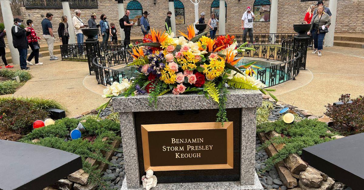Photo of Benjamin Keough's grave
