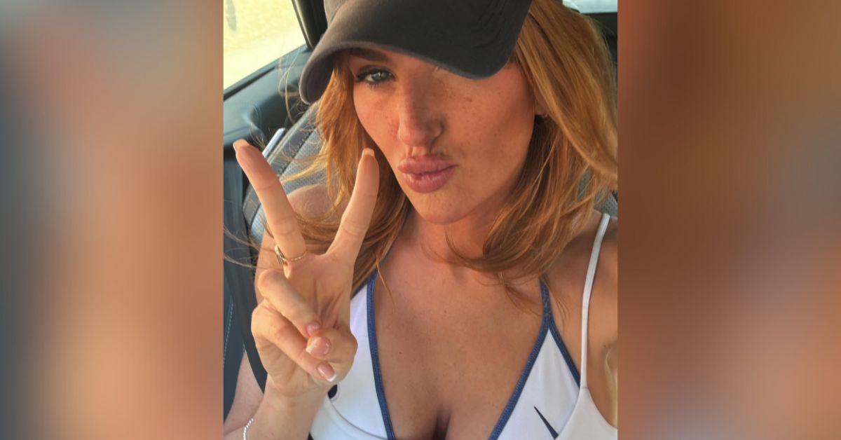 OnlyFans Model Annie Charlotte Flashes NYC Crowd