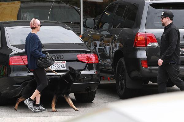 Nicole richie joel madden wearing wedding rings