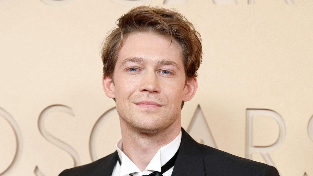 Image of Joe Alwyn and Sarah Pidgeon were first spotted together in Brooklyn.