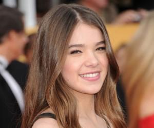 2011__02__Hailee_Steinfeld_Feb3news 300×294.jpg