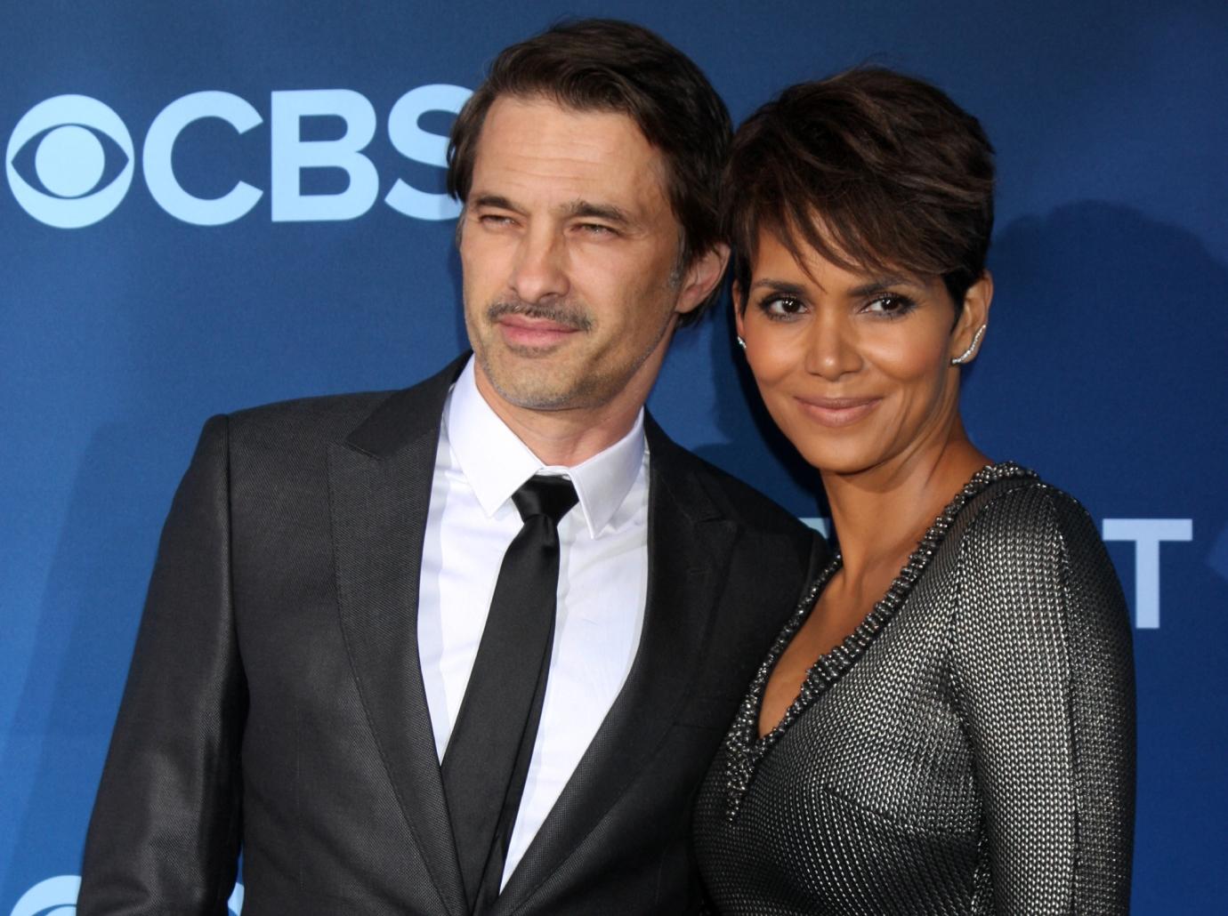 halle berry ex husband olivier delays co parenting therapy travel