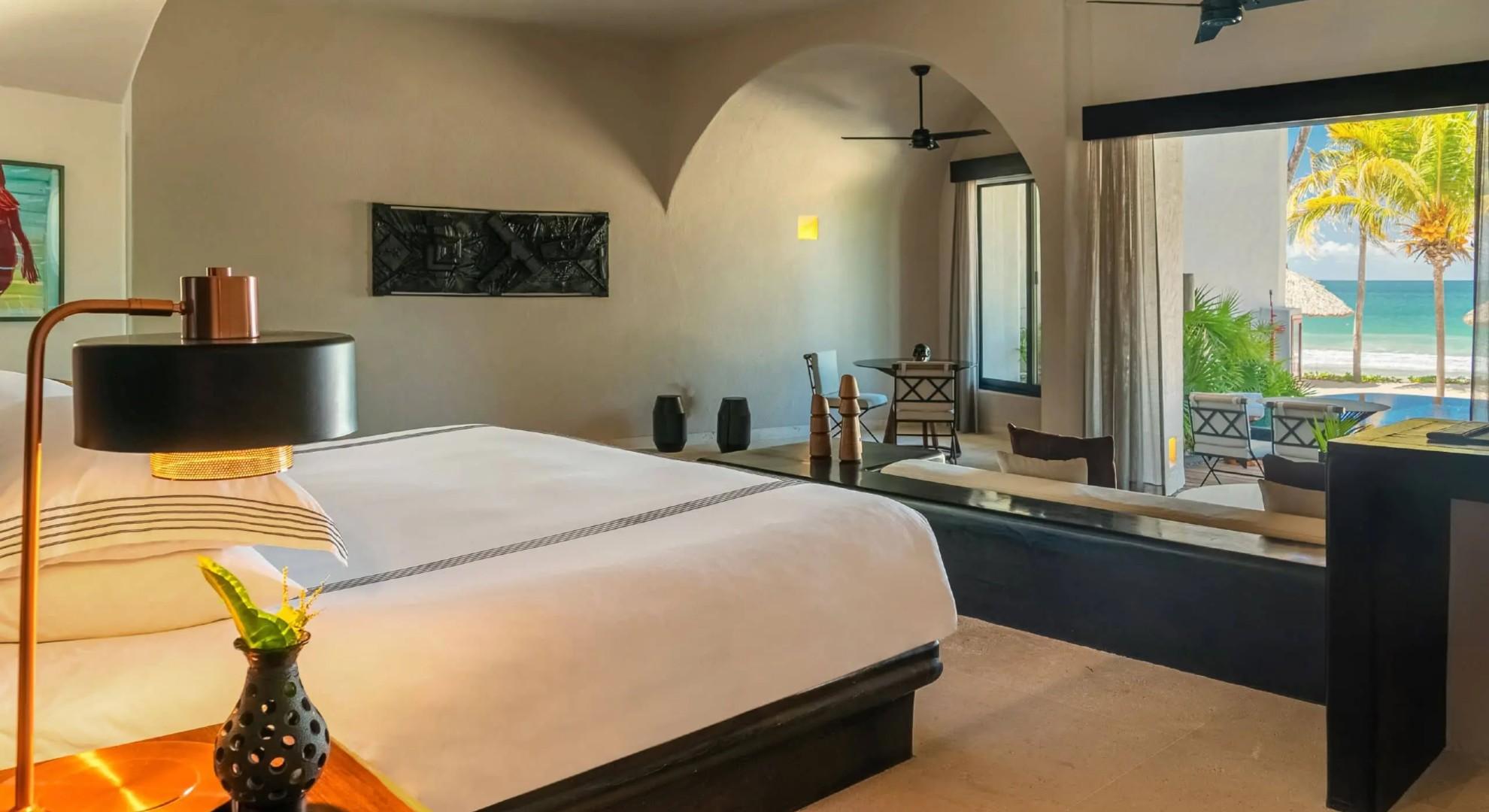 zihth p two bedroom beach suite plunge