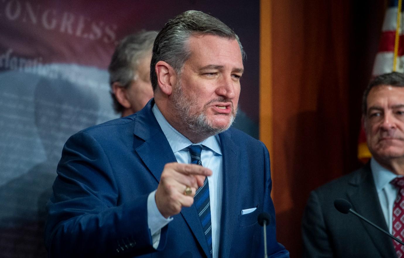 pathetic ted cruz blasted for defending donald trump