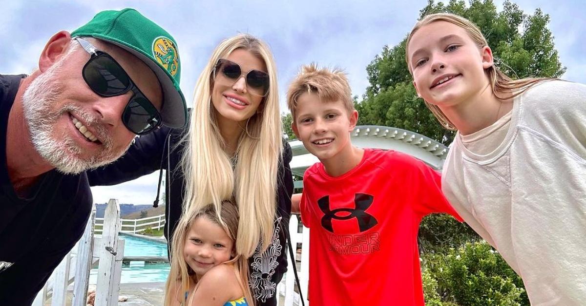 Jessica Simpson Bumps To Family Party