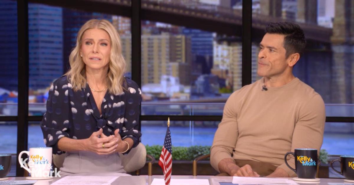 Photo of Kelly Ripa and Mark Consuelos.