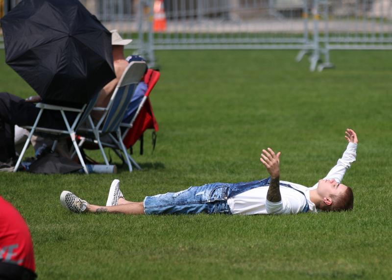 EXCLUSIVE: Justin Bieber takes it easy in Ottawa, Canada.