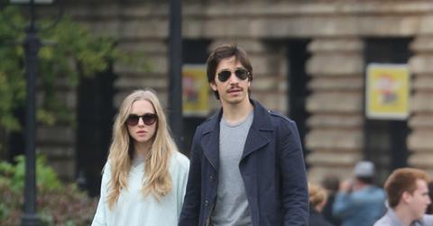 Amanda Seyfried & Justin Long Walk Their Dogs